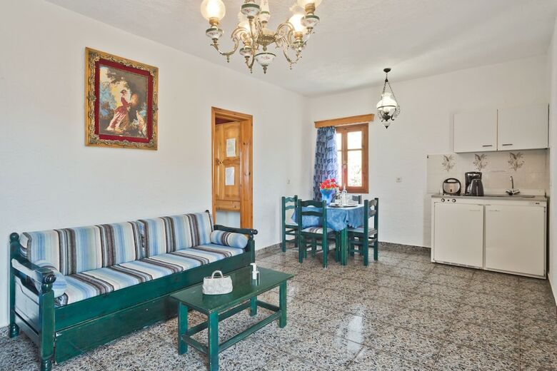 Montemar Studios & Apartments