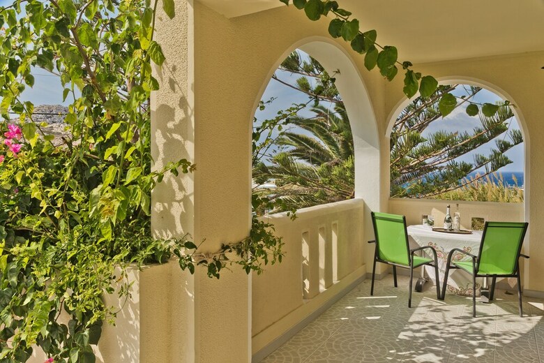 Montemar Studios & Apartments
