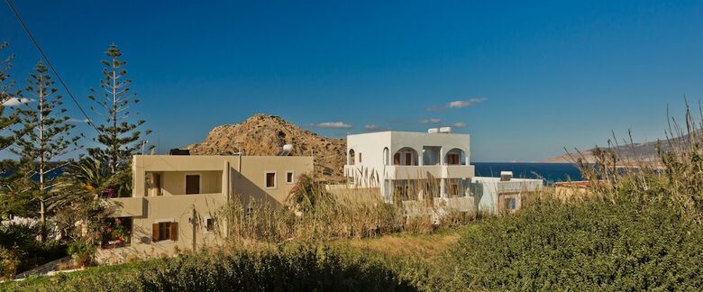 Montemar Studios & Apartments