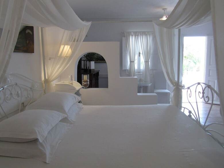 Porto Scoutari Romantic Hotel