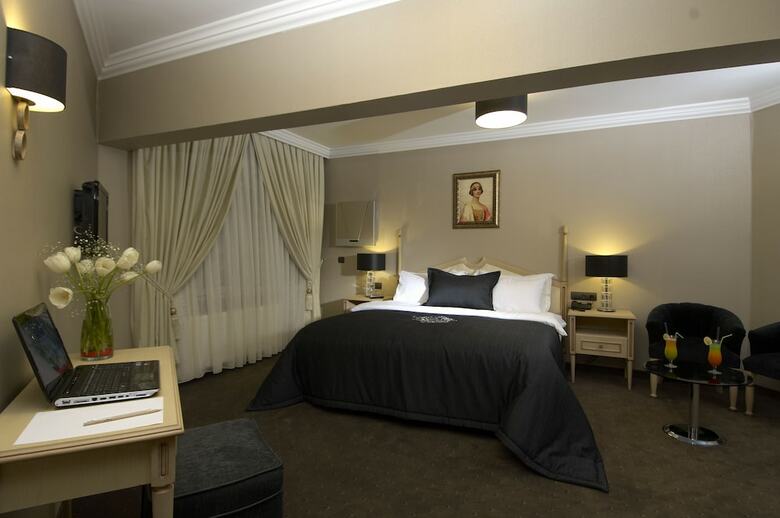 Hotel Ada Life