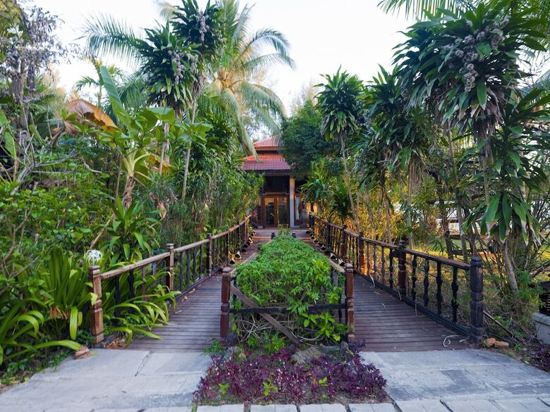 Thande Beach Hotel Ngapali