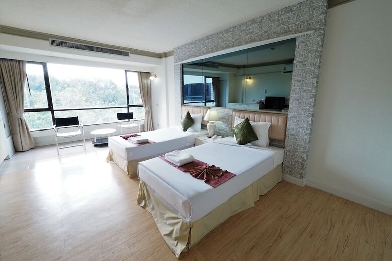 Hotel The Royal Gems Golf Resort