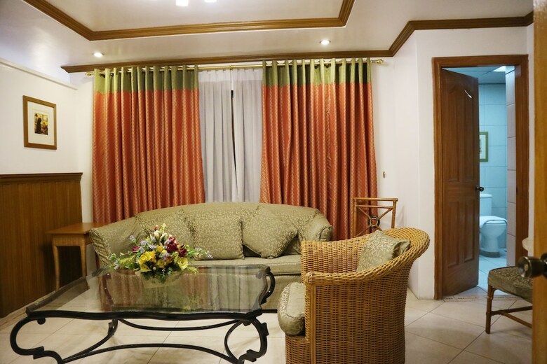 Golden Pine Hotel
