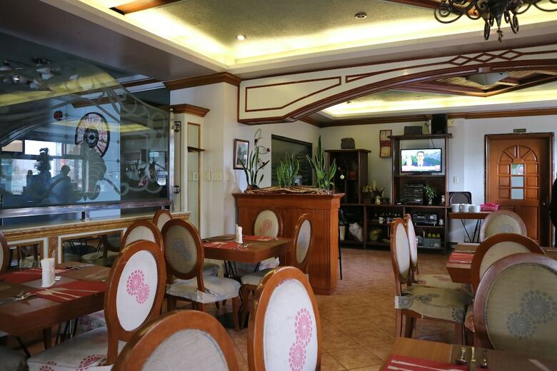 Golden Pine Hotel