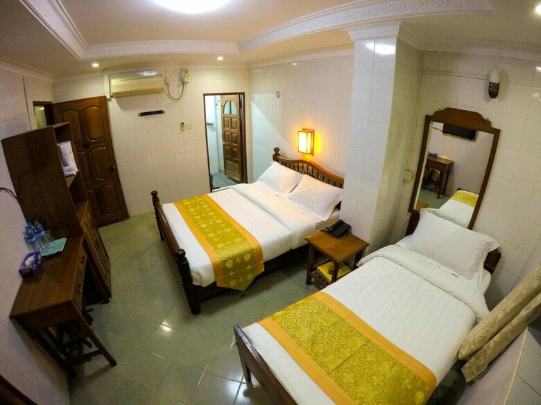 May Shan Hotel