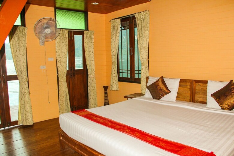Hotel Panvaree Resort