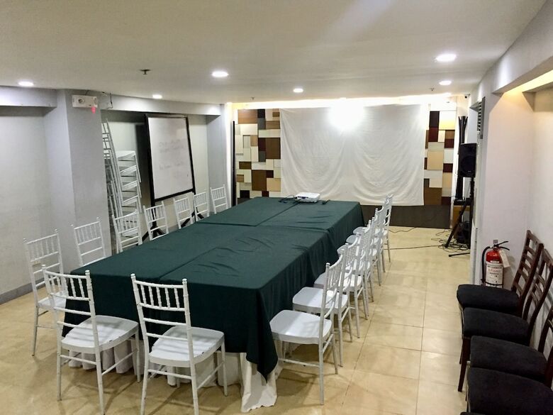 Almont City Hotel