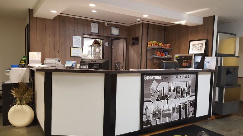 Hotel Super 8 By Wyndham Airport I90