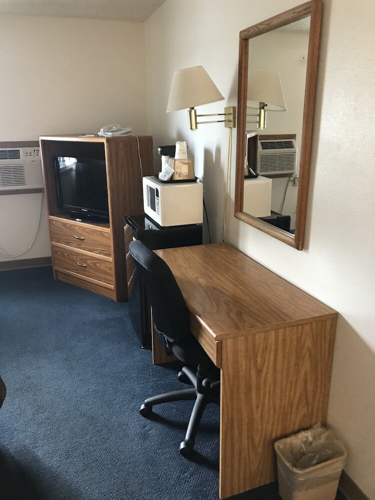 Hotel Super 8 By Wyndham Airport I90