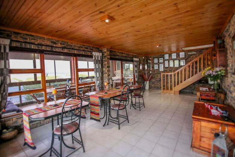 Bed & Breakfast White Shark Guest House