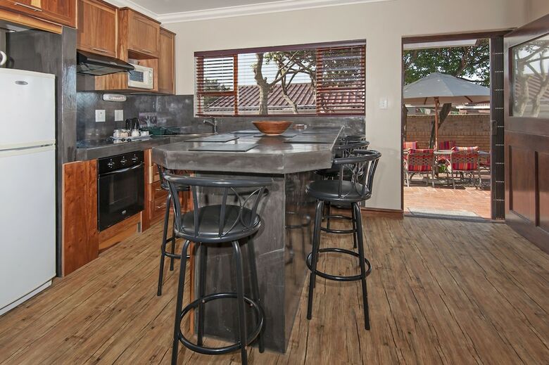 Bed & Breakfast White Shark Guest House