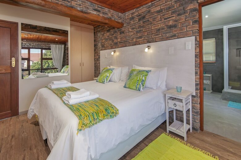 Bed & Breakfast White Shark Guest House