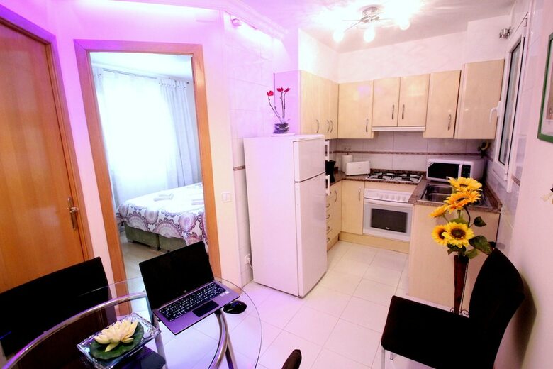 Stopbarcelona Universidad Apartments