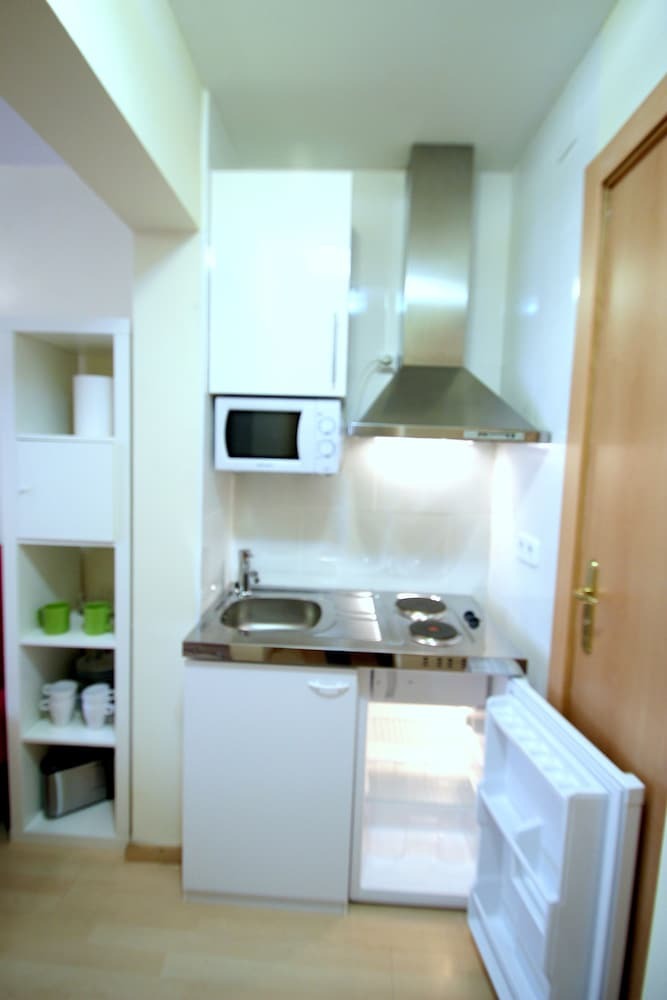 Stopbarcelona Universidad Apartments
