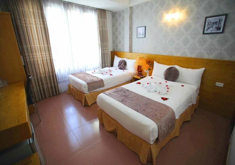 Madam Moon Hotel