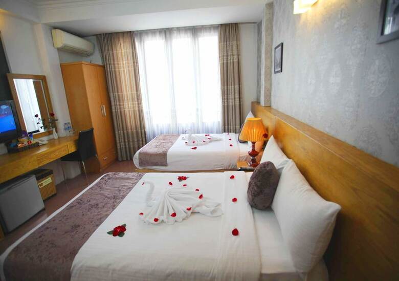 Madam Moon Hotel
