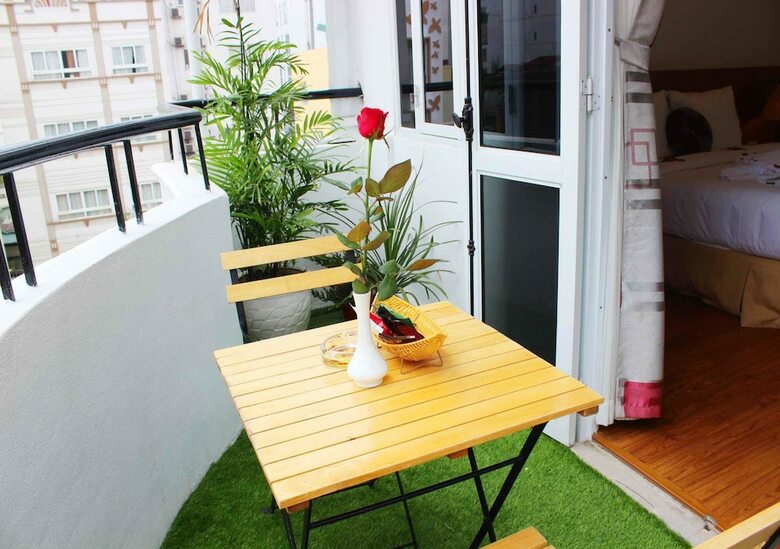Madam Moon Hotel