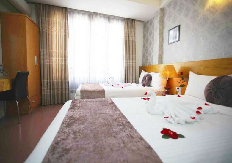 Madam Moon Hotel