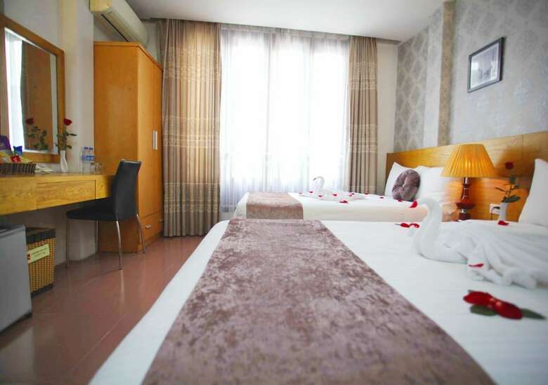 Madam Moon Hotel
