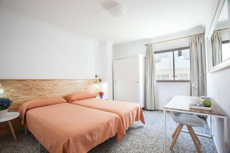 Apartamentos Bah�a Santa Eulalia
