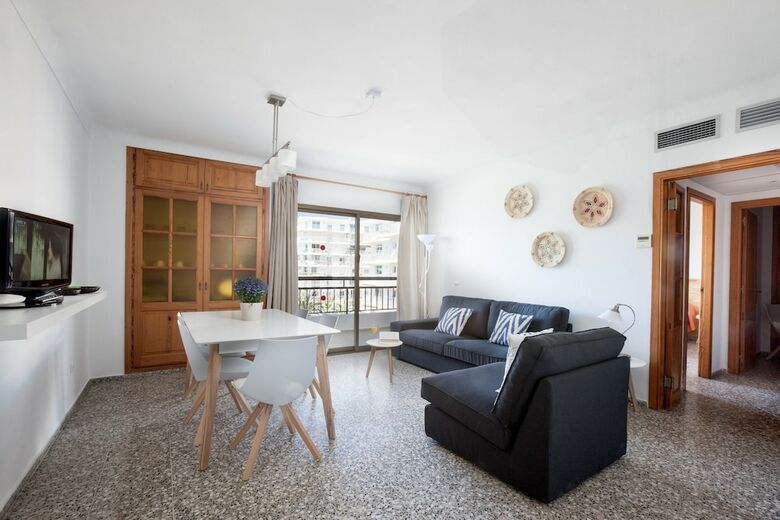 Apartamentos Bah�a Santa Eulalia