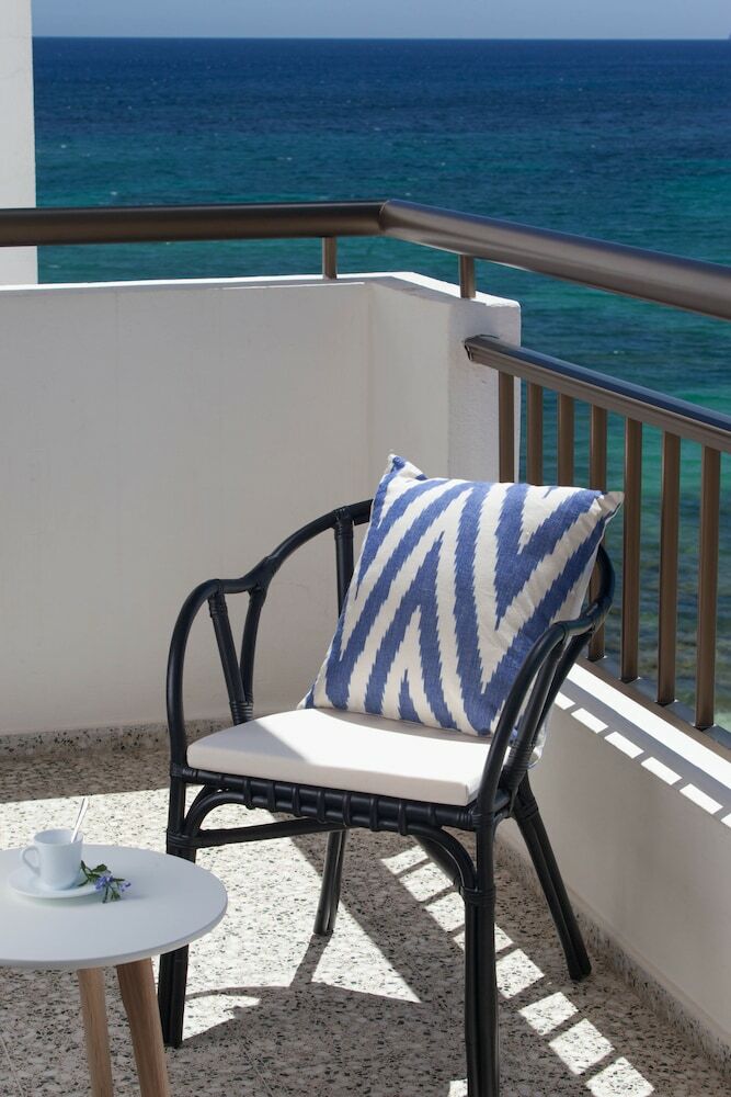 Apartamentos Bah�a Santa Eulalia