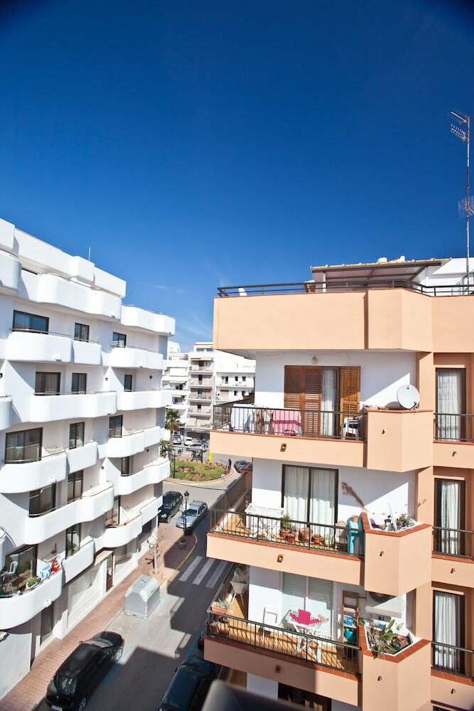 Apartamentos Bah�a Santa Eulalia