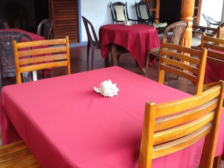 Hotel Catamaran Beach Home And Restaurant