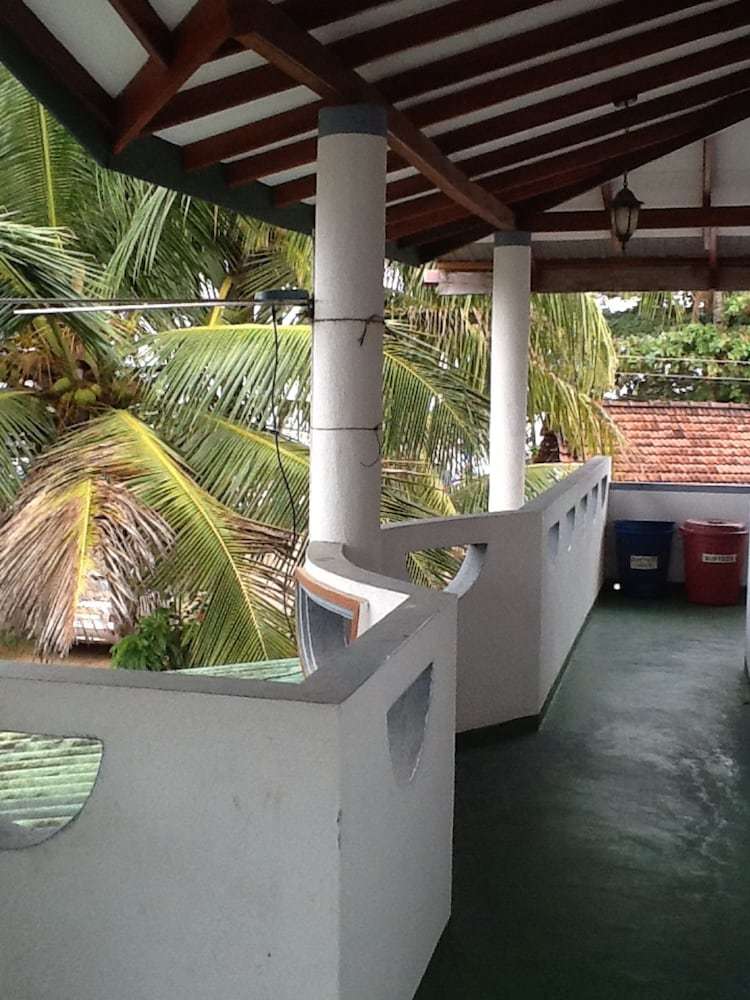 Hotel Catamaran Beach Home And Restaurant