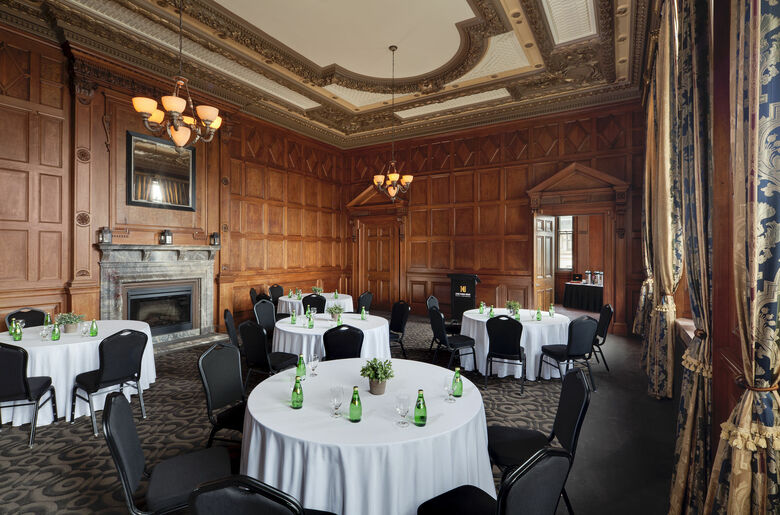 One King West Hotel & Residence
