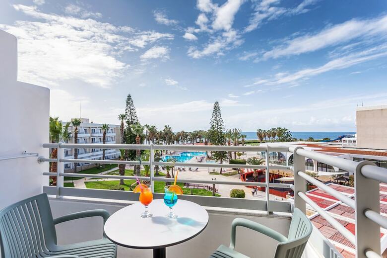 Hotel Louis Phaethon Beach - All Inclusive