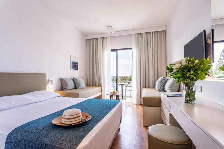 Hotel Louis Phaethon Beach - All Inclusive