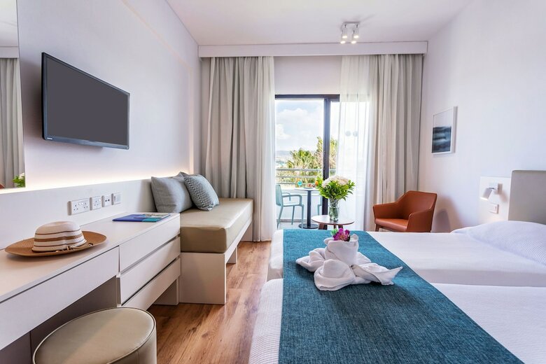 Hotel Louis Phaethon Beach - All Inclusive