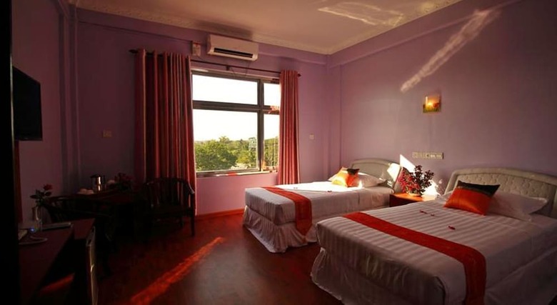 Royal Naungyoe Hotel