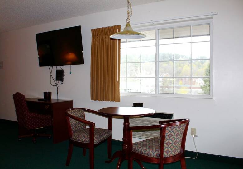 Motel Sundowner On Lake George