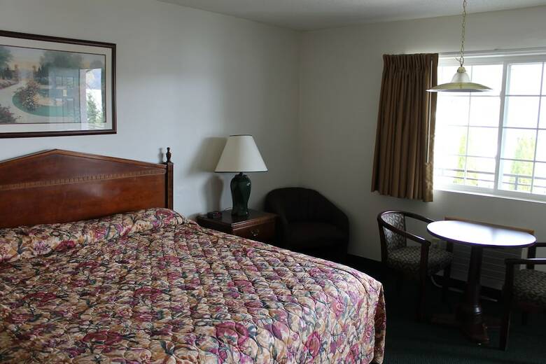 Motel Sundowner On Lake George
