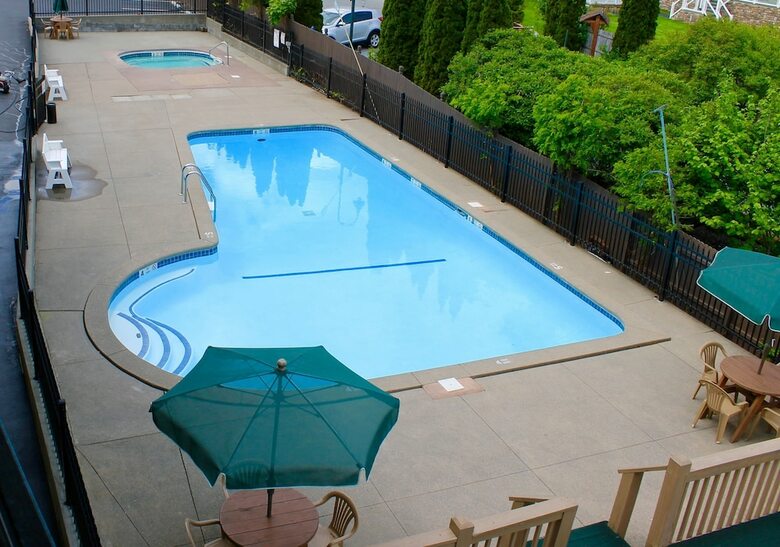 Motel Sundowner On Lake George