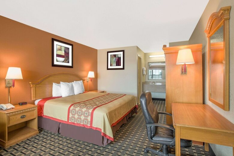 Hotel Days Inn By Wyndham Monroe