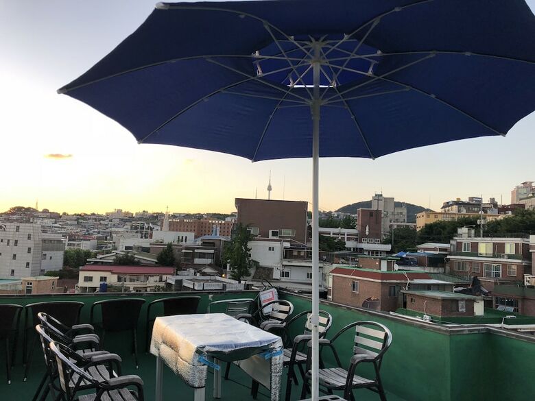 Hostal Amuse Guest House