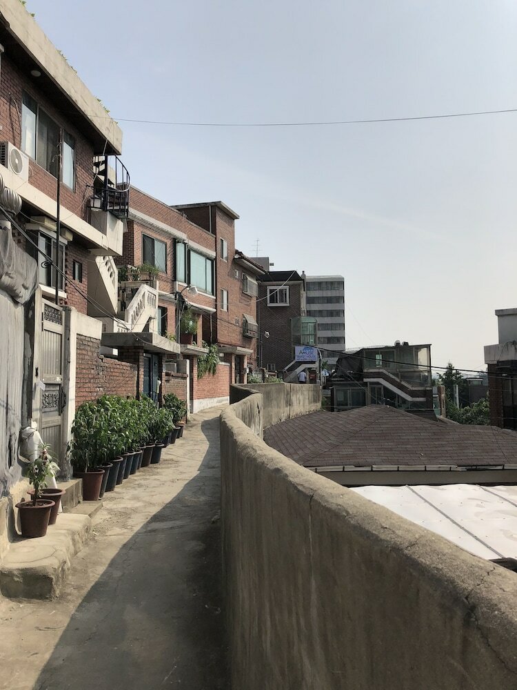 Hostal Amuse Guest House