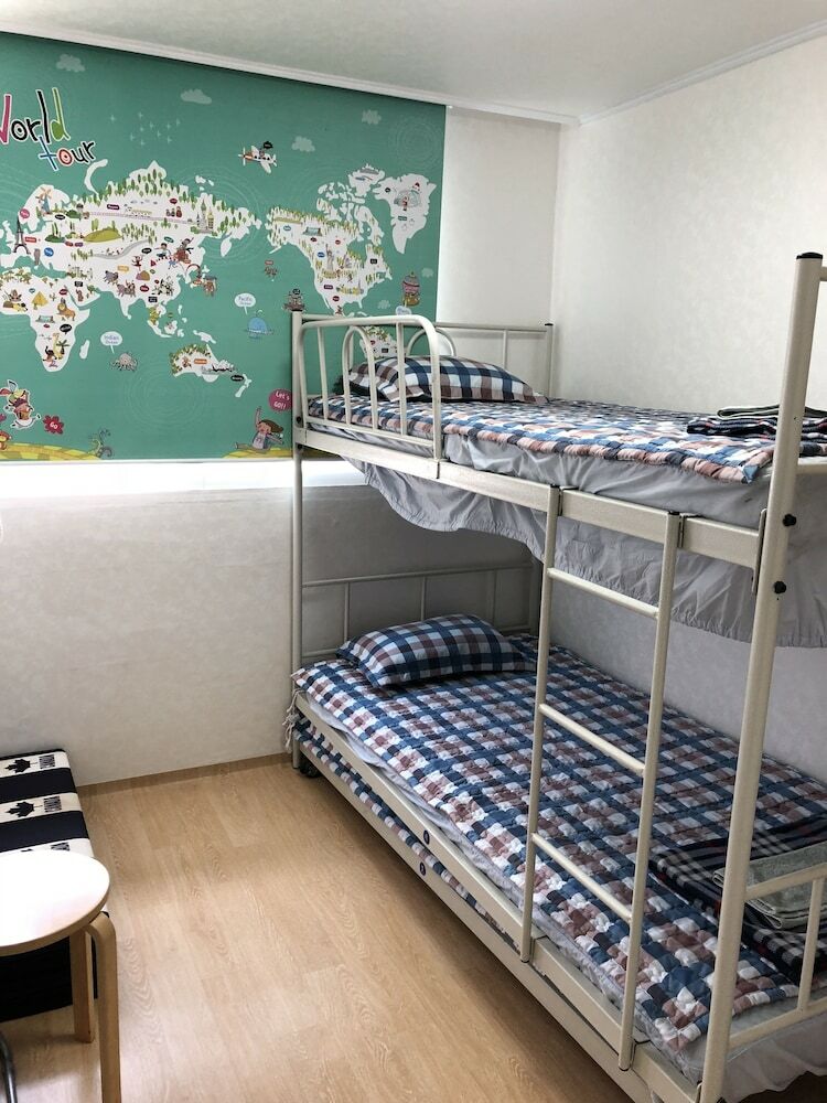 Hostal Amuse Guest House