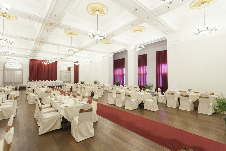 Queen's Hotel