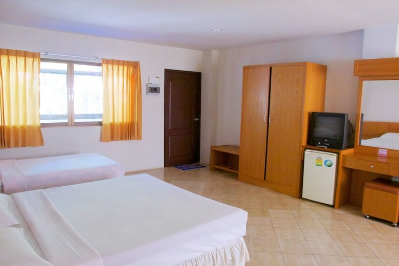 Hotel Sichang Shine Khao Resort
