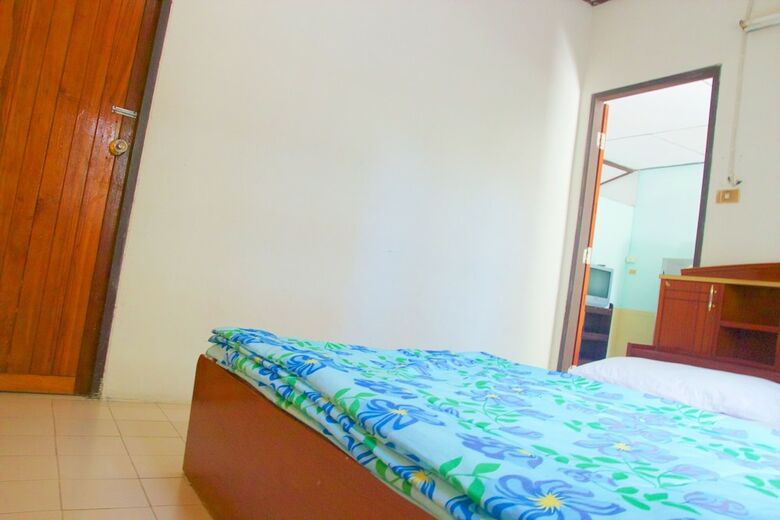 Hotel Sichang Shine Khao Resort