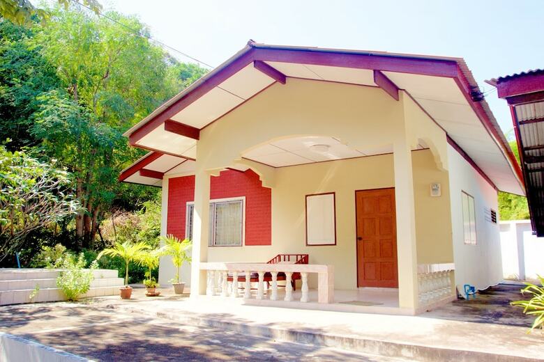 Hotel Sichang Shine Khao Resort