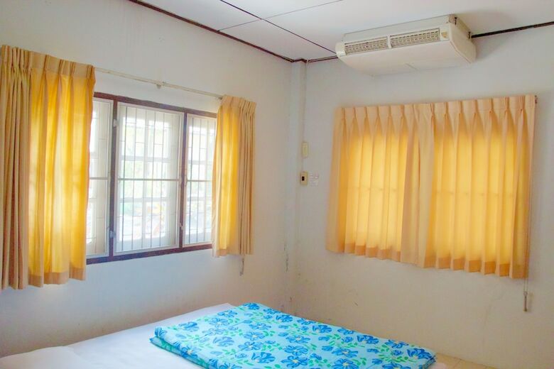 Hotel Sichang Shine Khao Resort