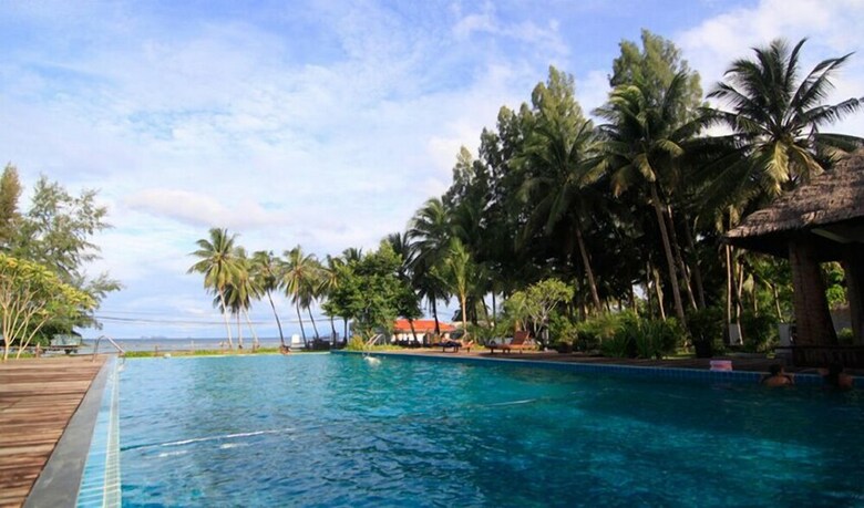 Nana Beach Hotel