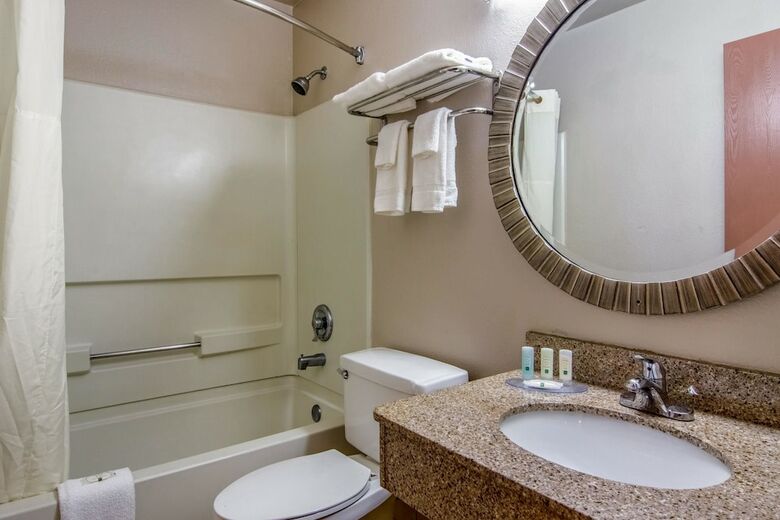 Hotel Quality Inn Atlanta Airport-central