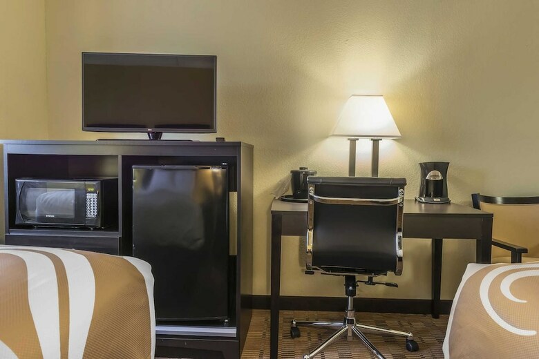 Hotel Quality Inn & Suites